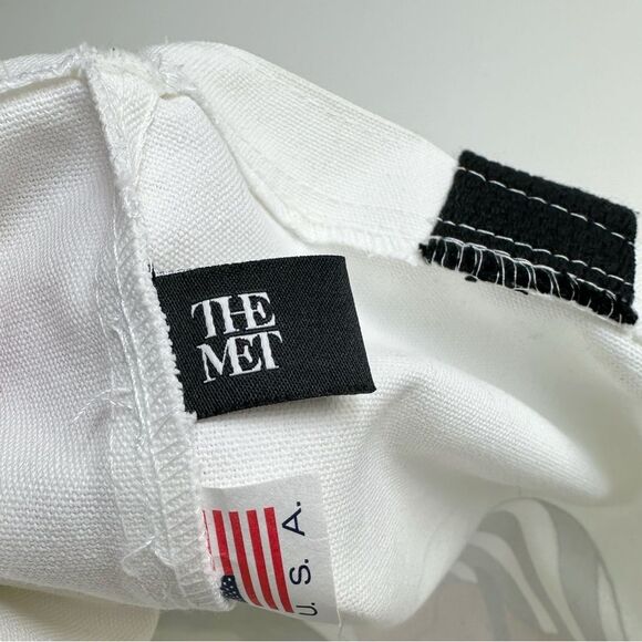 Limited edition Met 2019 Camp exhibition collectible Karl Lagerfeld Canvas Tote - Picture 3 of 3